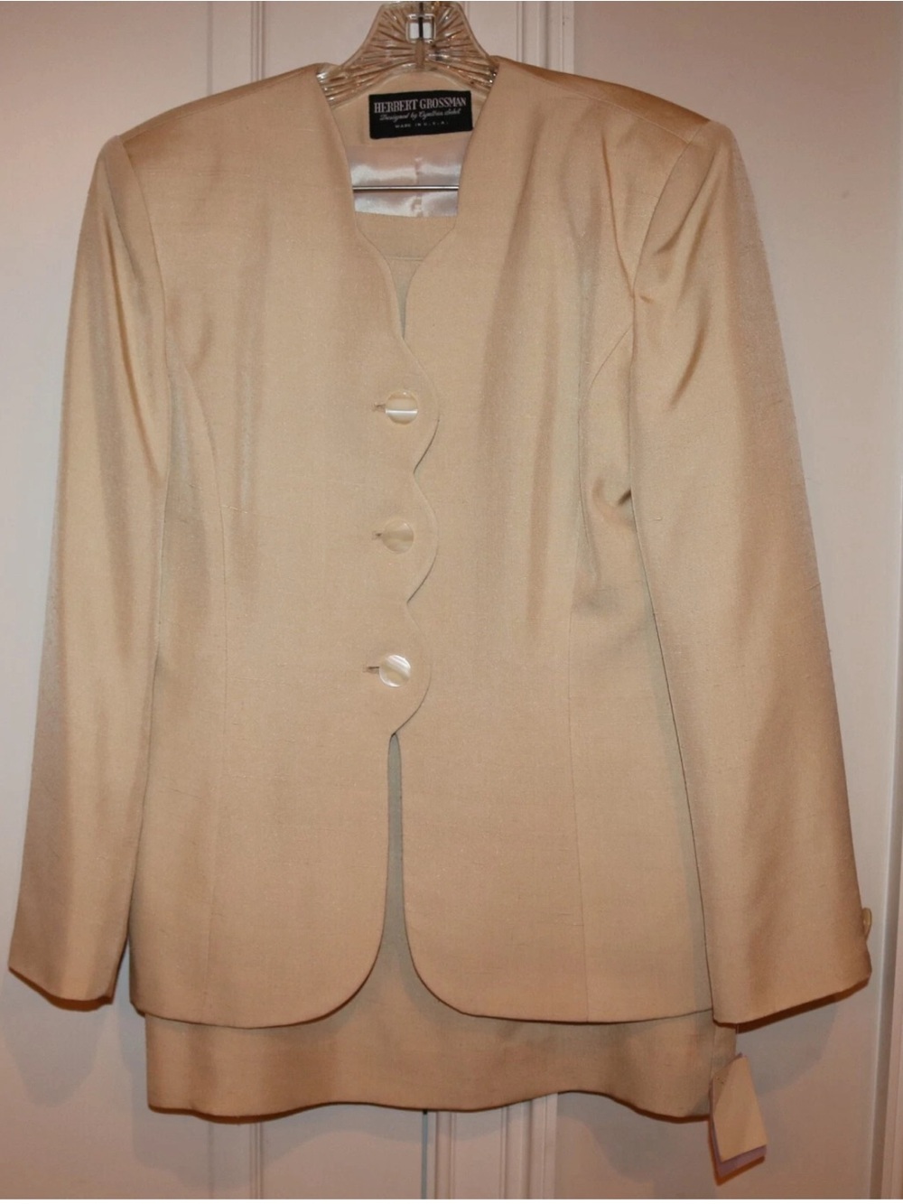 Women's Herbert Grossman 100% Silk  BeigeTwo Piece Dress Suit - Size 8 - NWT